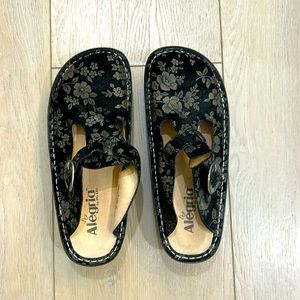 Alegría Flower Slip On Mule Shoes Size 37